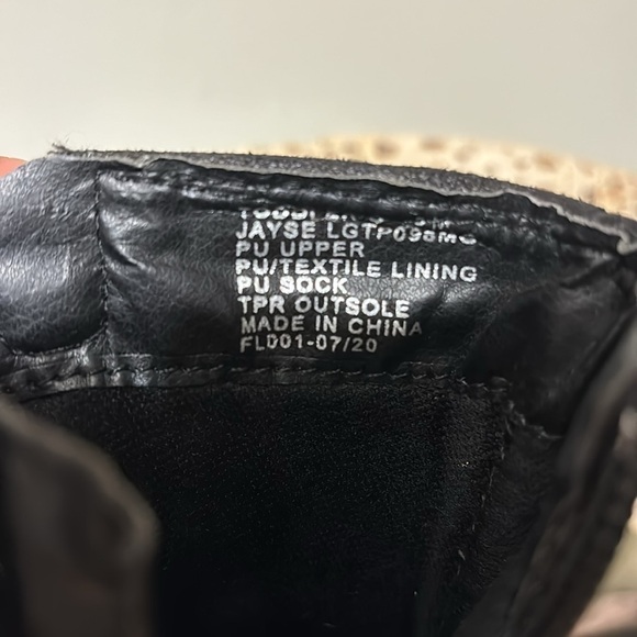 MIA EUC TODDLER SZ 8 BLACK BOOTS WITH RAINBOW ZIPPER - Picture 9 of 15